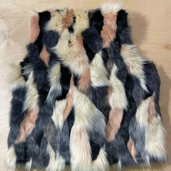 Outdoor Edition by Parkhurst Faux Fur Vest in Black, Pink and White XL (LD) - Picture 14 of 16